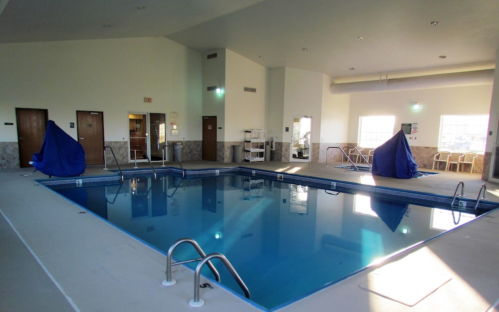 Oak Hill Inn and Suites 42/62