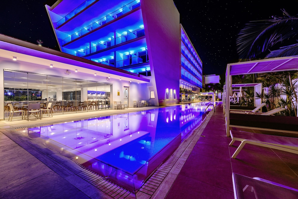 Tasia Maris Seasons Hotel (Adults only) 74/105