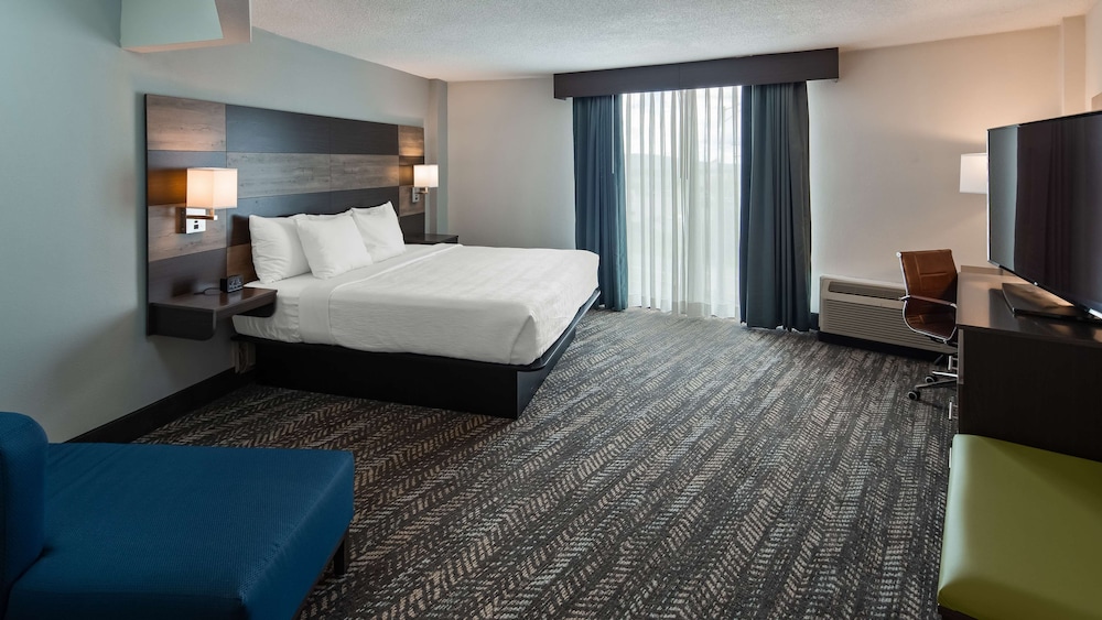 Best Western Plus Wausau Tower Inn 13/43