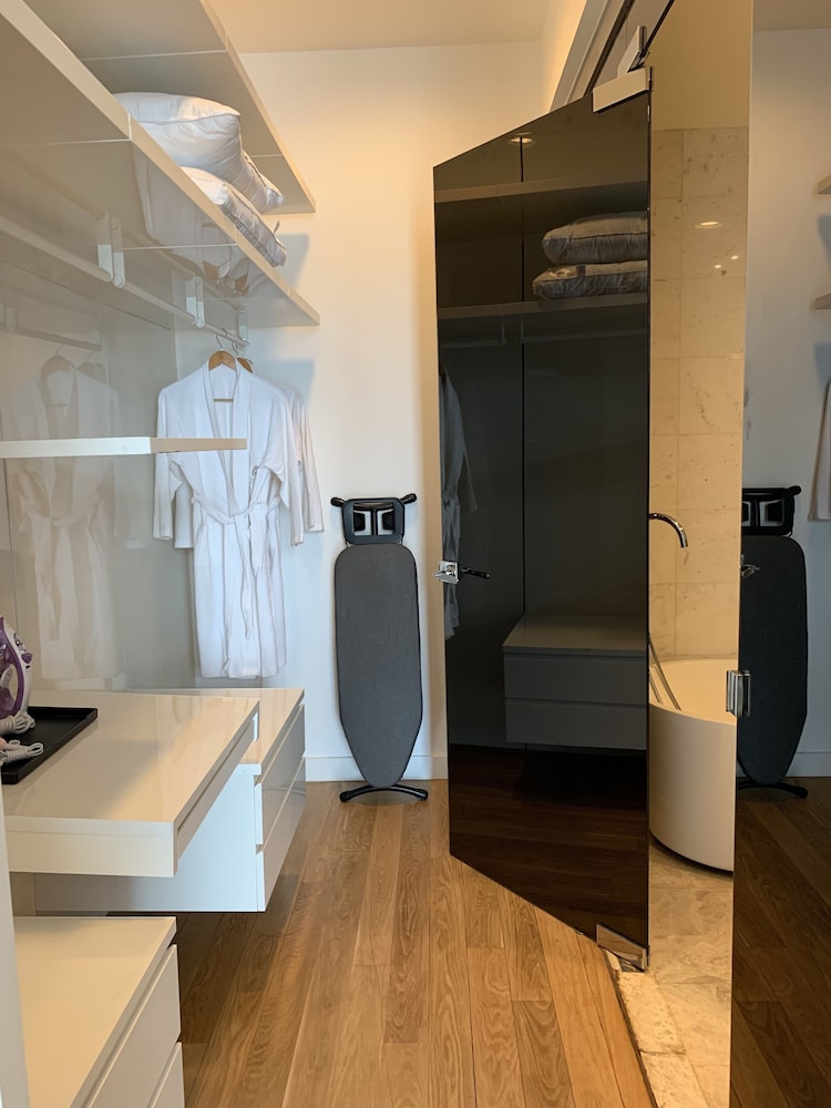 Platinum Service Suite at The Face 28/68