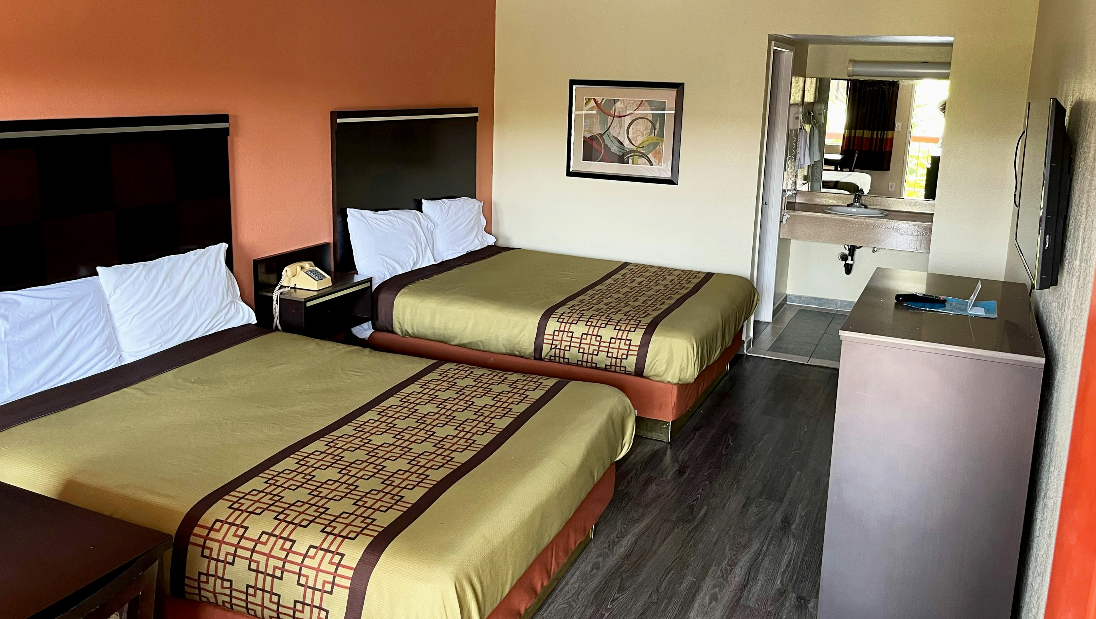Rivera Motel 13/26