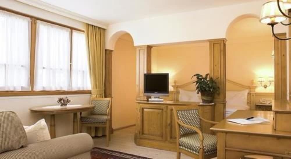 Alpen Suite Hotel 32/48