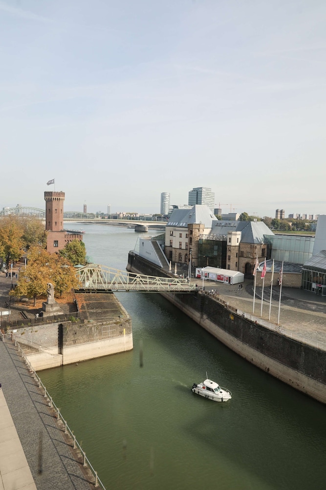 art otel Cologne powered by Radisson Hotels 48/50