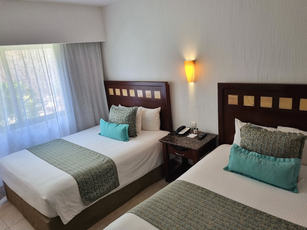 Laguna Suites Golf & Spa 15/50