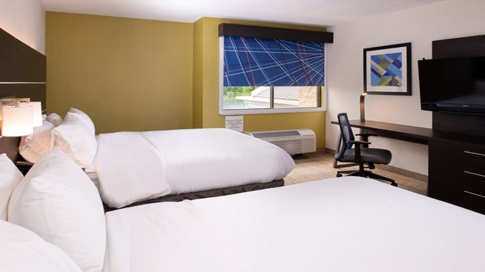 Holiday Inn Express Cincinnati West 17/74
