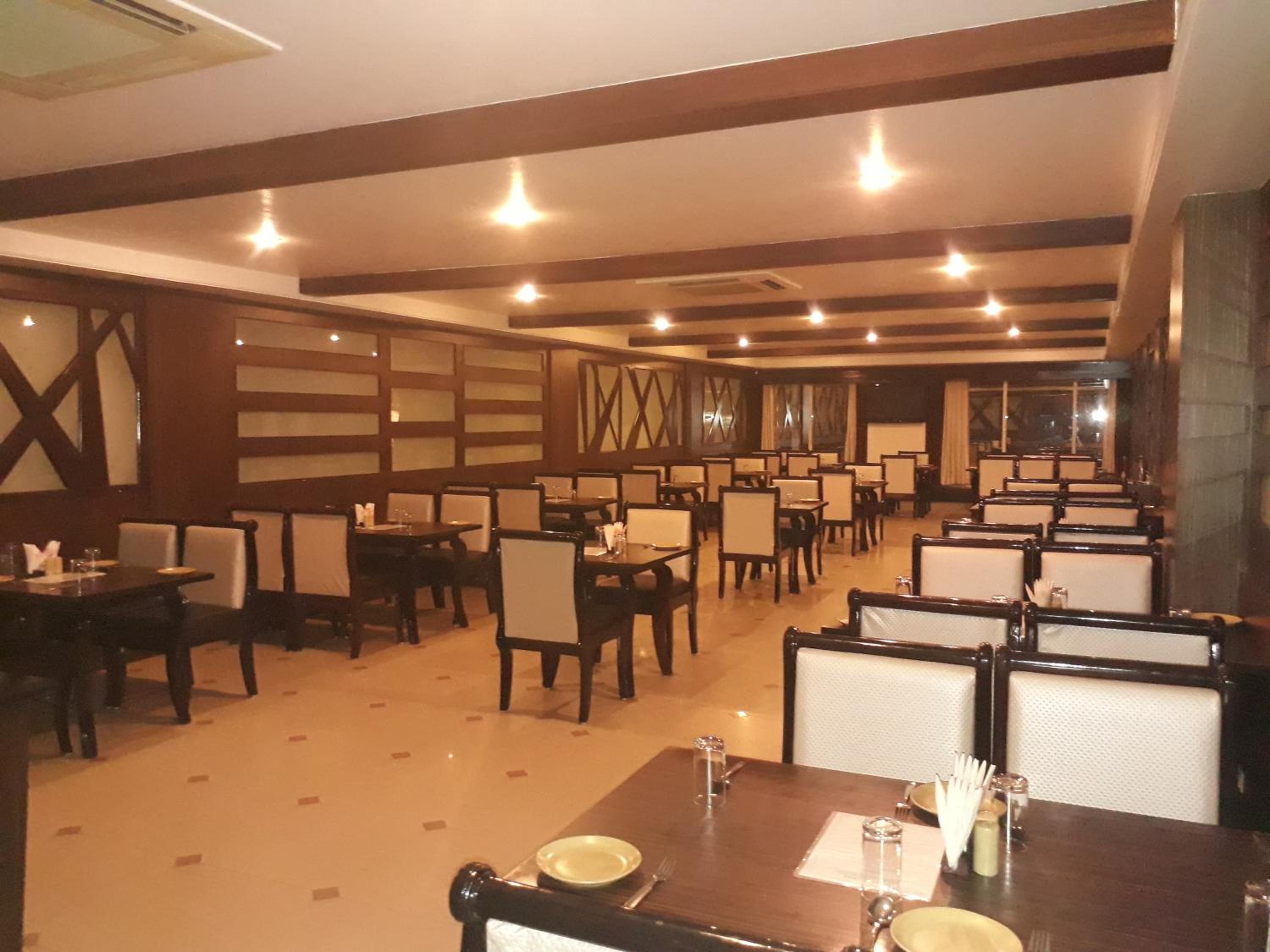 Hotel Sarthak 25/36