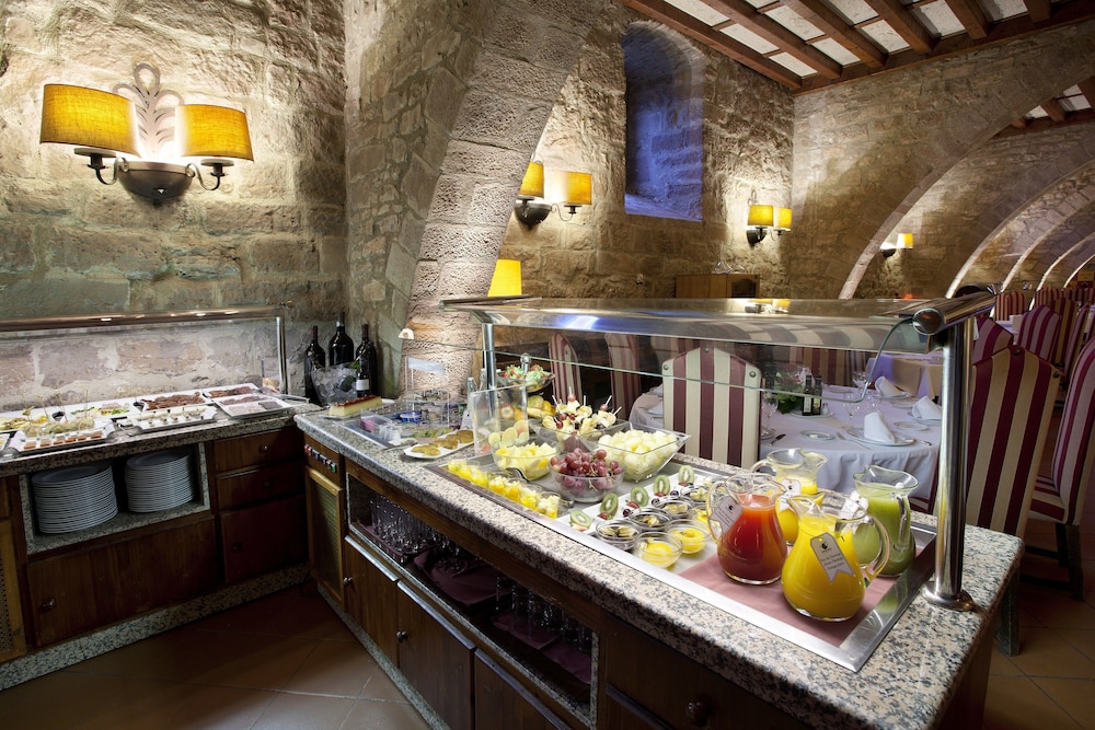 Parador De Cardona 32/32