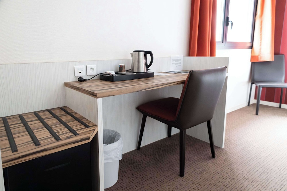 Brit Hotel Confort Saint-Lo 41/50