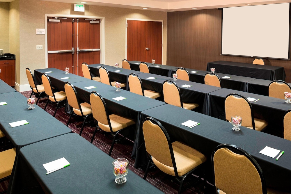 Courtyard By Marriott Sioux Falls 30/35