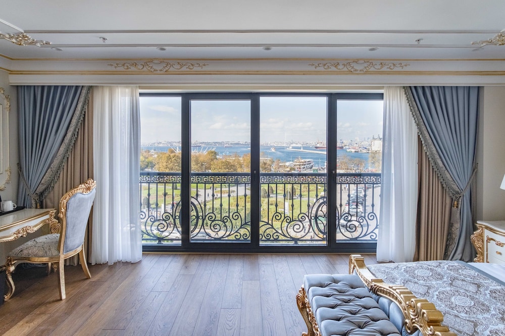 Dekalb Hotel Istanbul 27/50