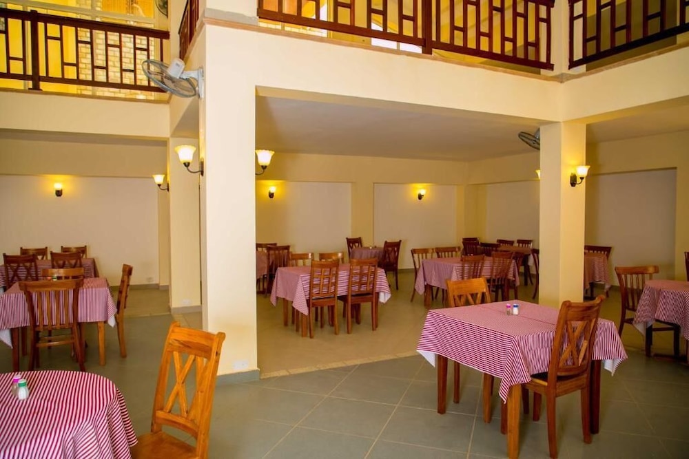 Tropic Gardens Hotel 14/22