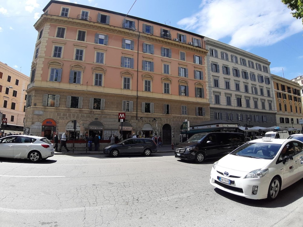 Gialli Vatican Guesthouse 41/50