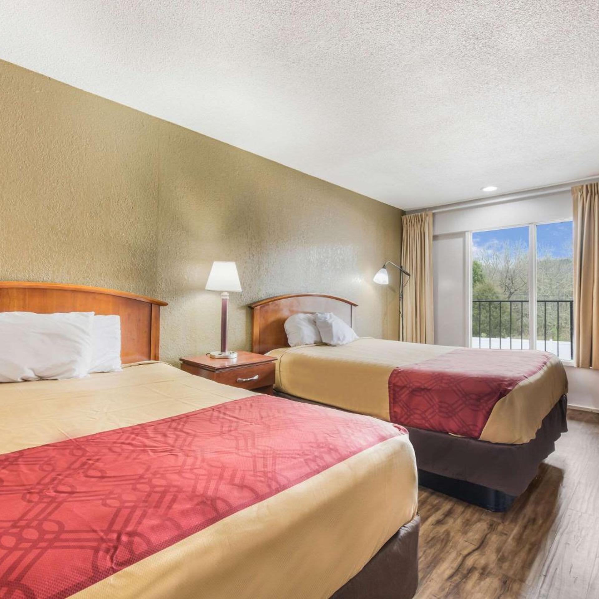 Efficiency, 2 Queen Beds, Smoking, Accessible