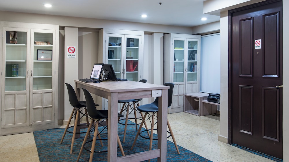 Holiday Inn Suites Mexico Zona Reforma An Ihg Hotel 39/50