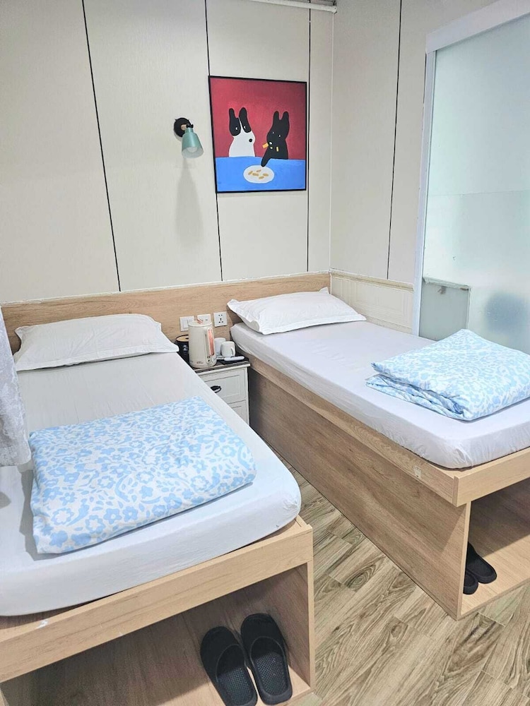 K & B Hostel 38/64