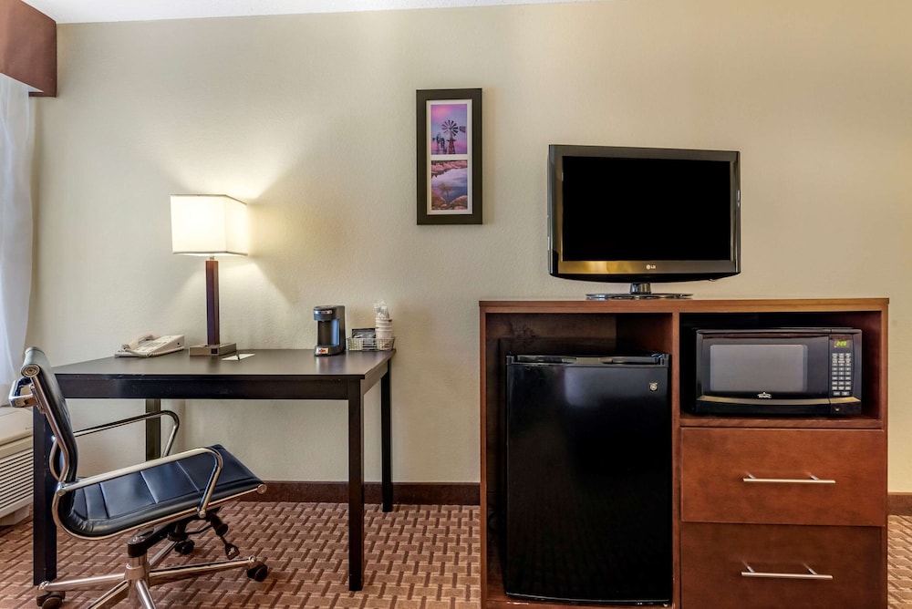 Comfort Inn & Suites Warsaw near US-30 39/44