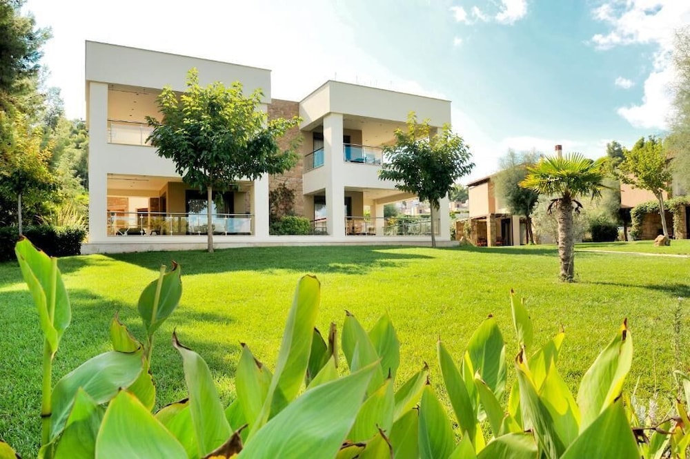 Polyastron Place Hotel & Spa 58/68