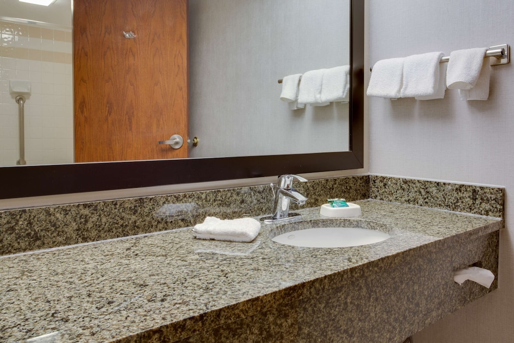 Drury Plaza Hotel San Antonio Airport 48/50