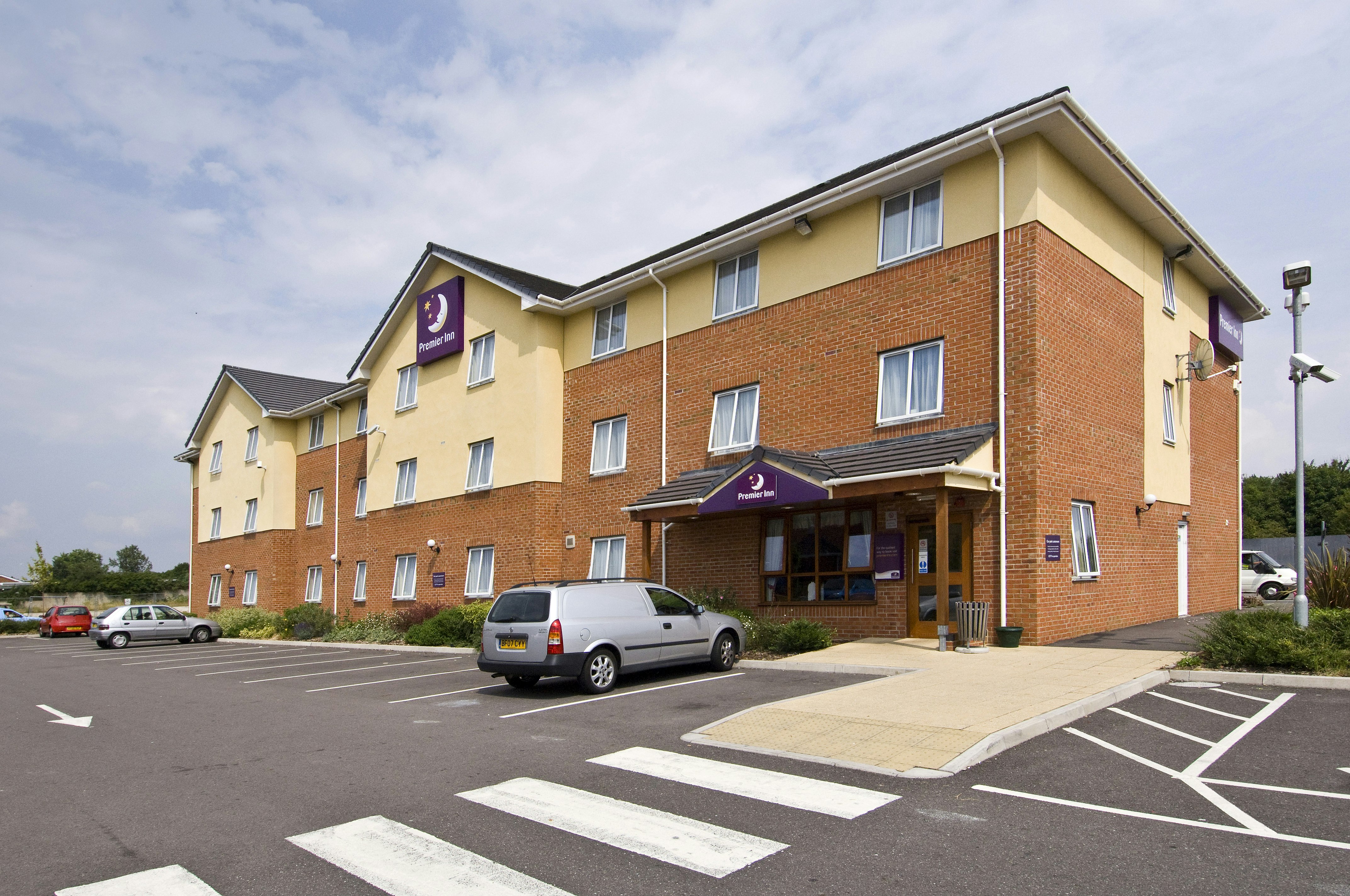 Premier Inn Swindon Central 15/19
