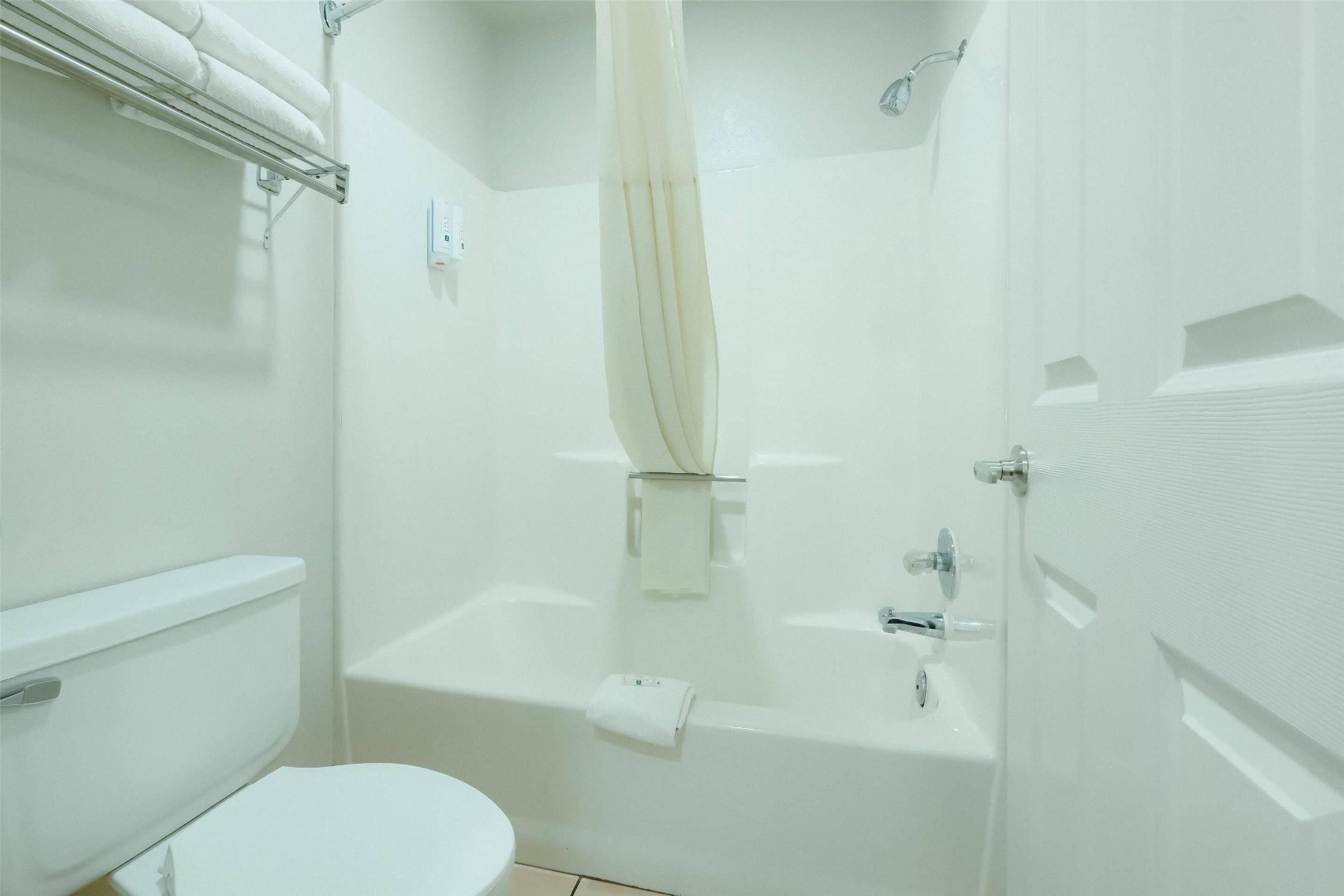 Quality Inn Holbrook Near Petrified Forest 32/33