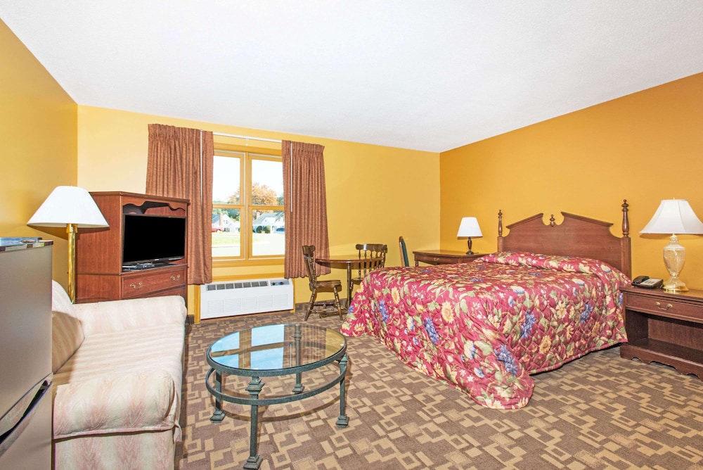 Knights Inn Hadley 4/18