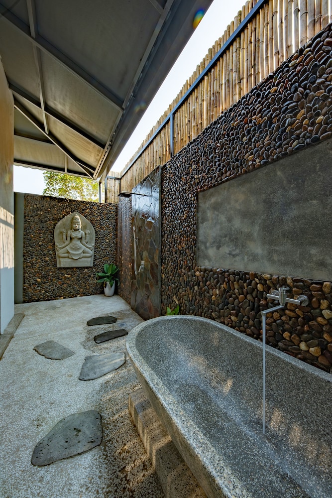 Phong Nha Lake House 46/74