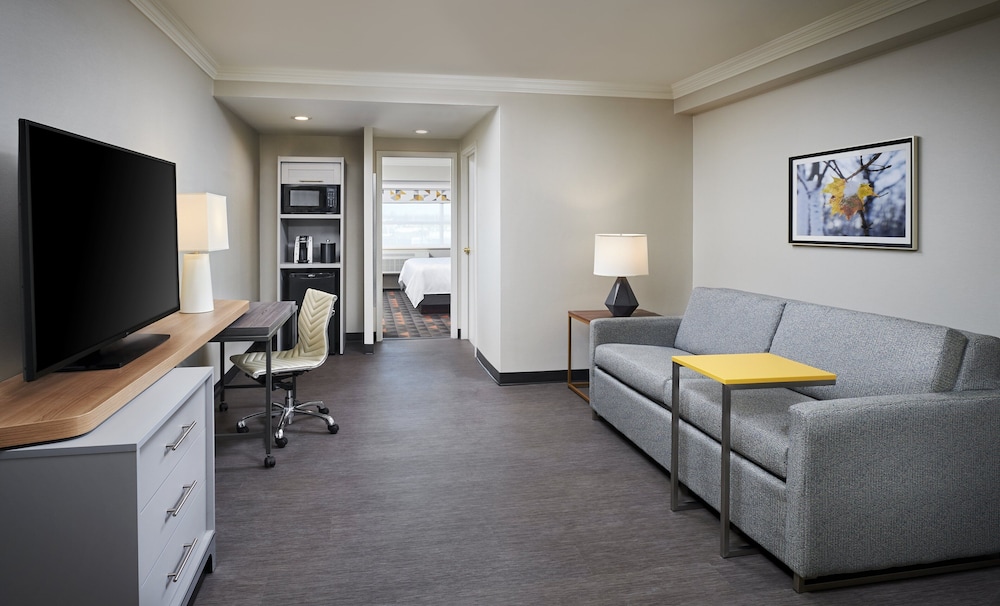 Holiday Inn Hotel Suites Oakville Bronte 42/78