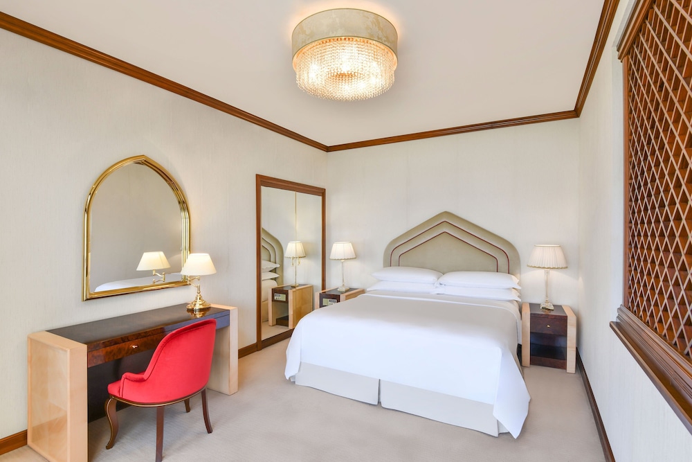 Sheraton Grand Doha Resort & Convention Hotel 8/80