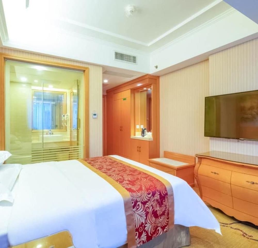 Vienna Hotel (Guilin Jichang Road Rongshan) 25/40