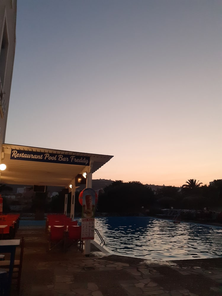PERISSA HOTEL 39/50