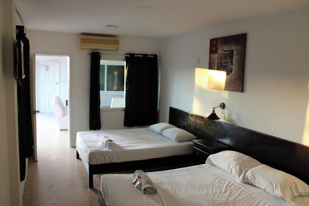 OYO HOTEL COLIBRI 49/67