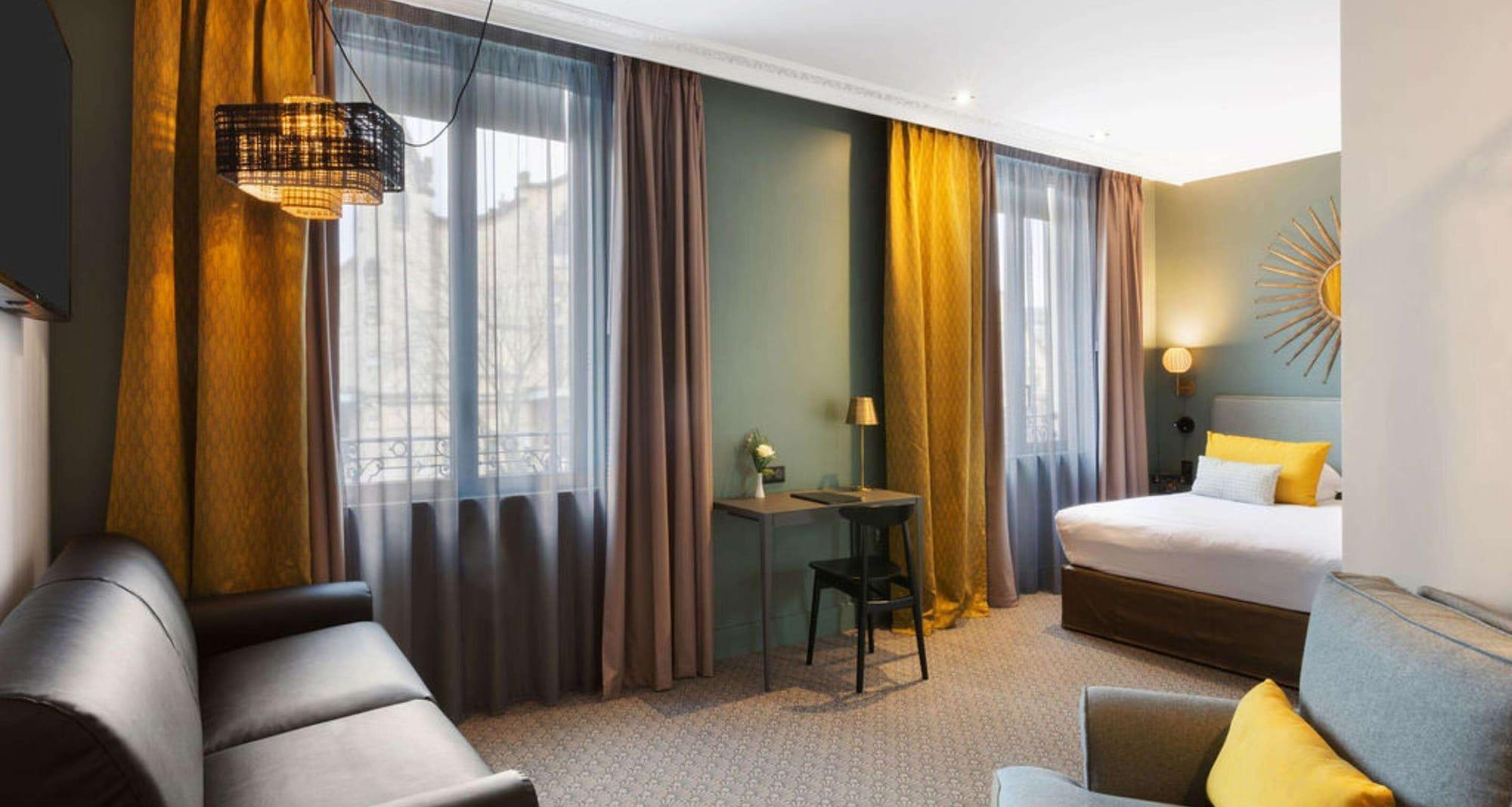 Connecting, Family, Multiple Beds, Sofa