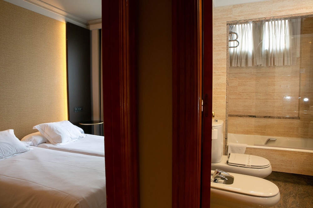 Hotel Sercotel Ciudad de Oviedo 6/39