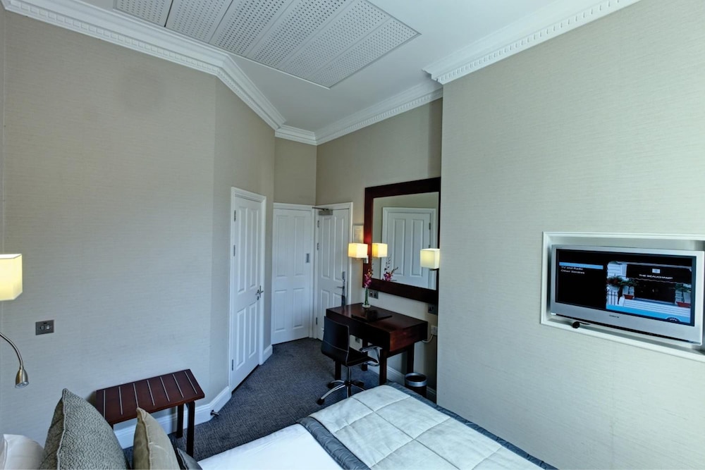Grange Beauchamp Hotel 51/60