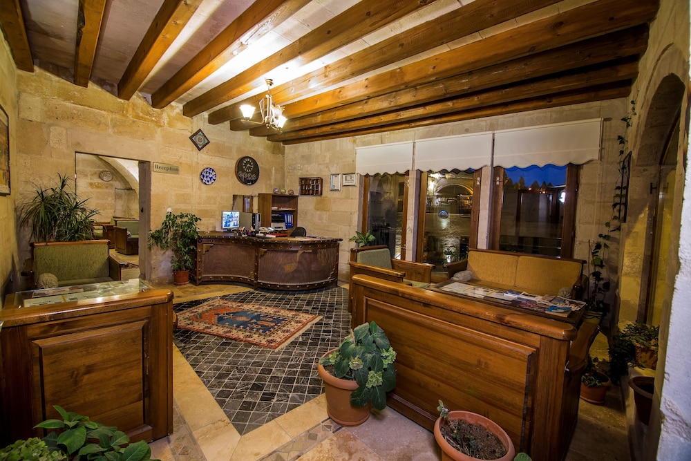 Elegance Cave Suites 8/47