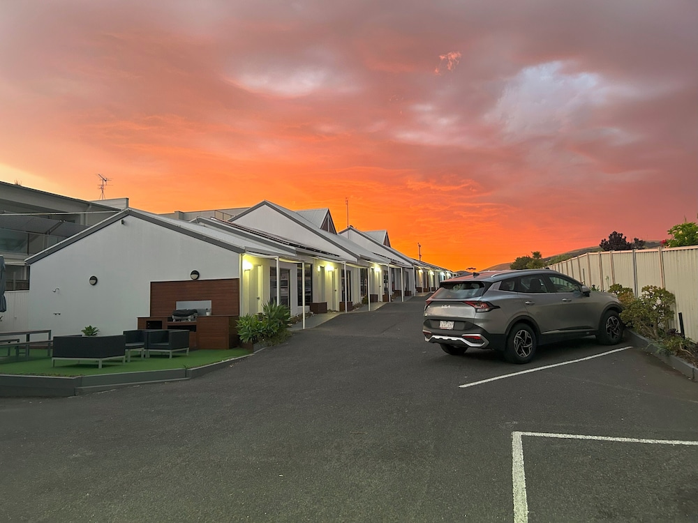 Coastal Motel 50/66
