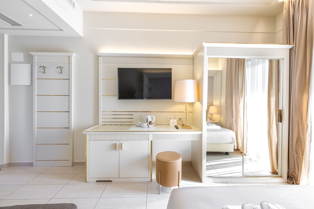 Hotel Feldberg Riccione 41/50
