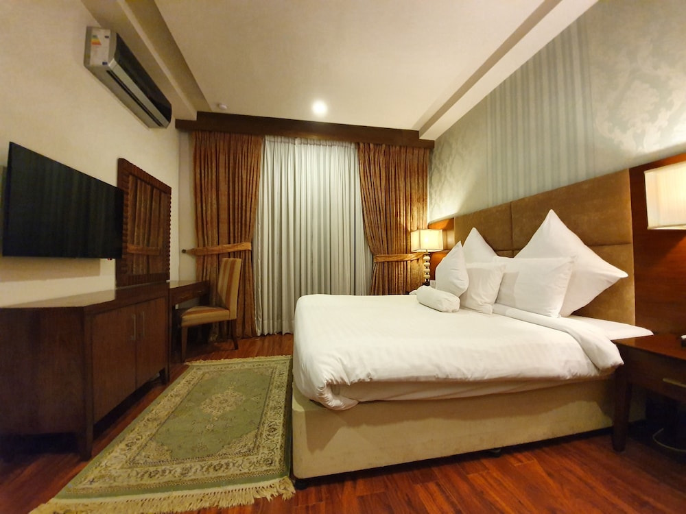 S Chalet Islamabad 23/60