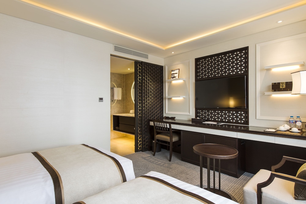 Royal Hotel Seoul Myeongdong 19/34