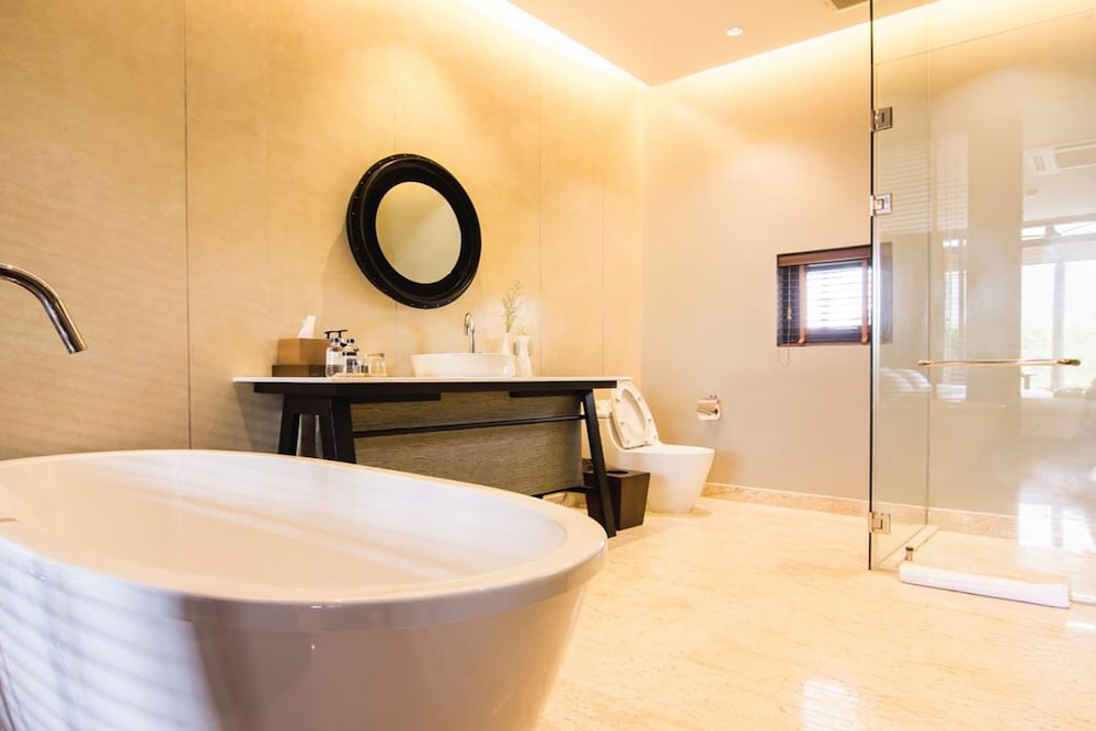 2 Bedrooms, Delight, Double and Twin Beds، Atta Lakeside Resort Suite 8/8