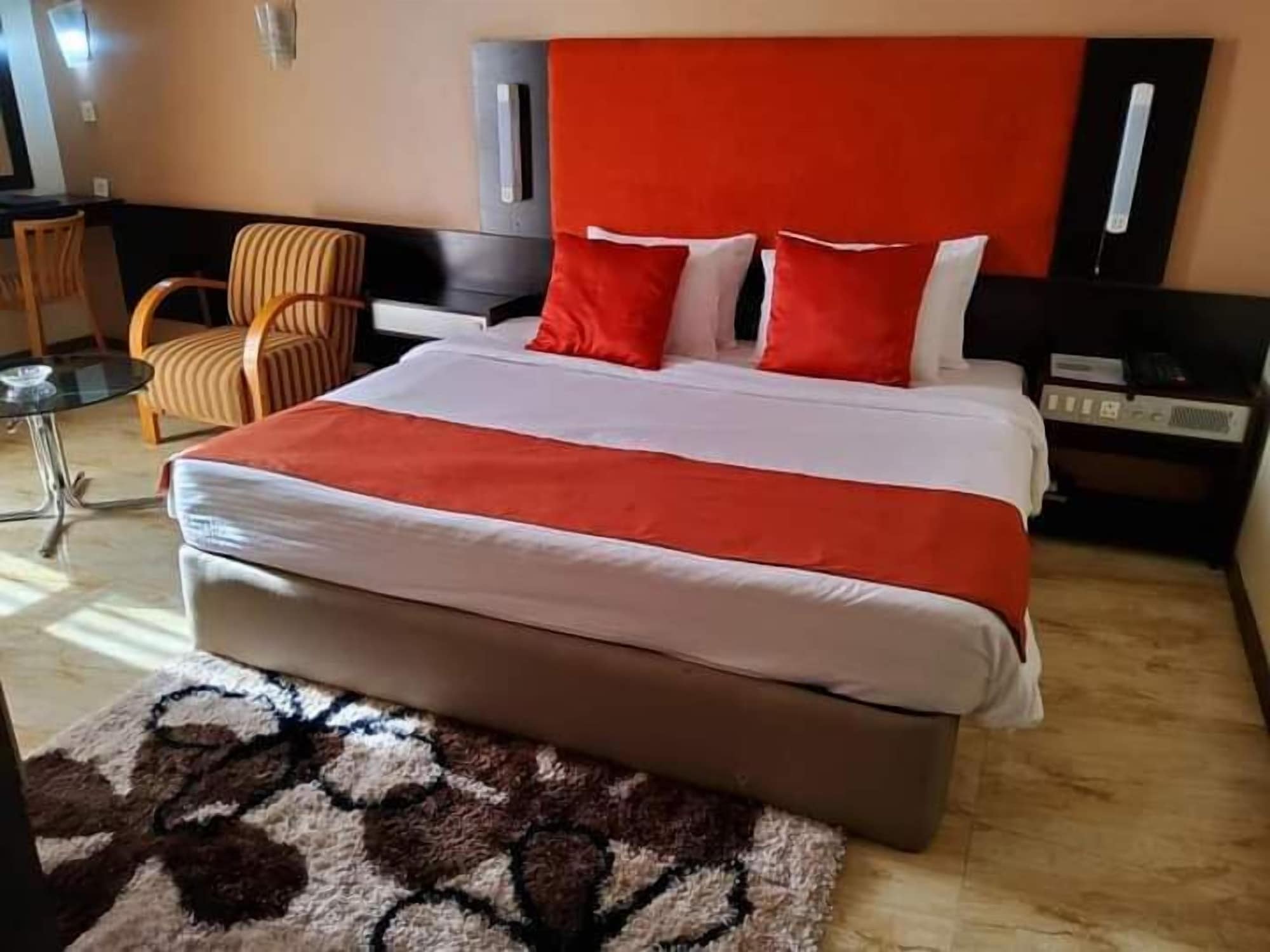 1 BEDROOM, EXECUTIVE, SUITE