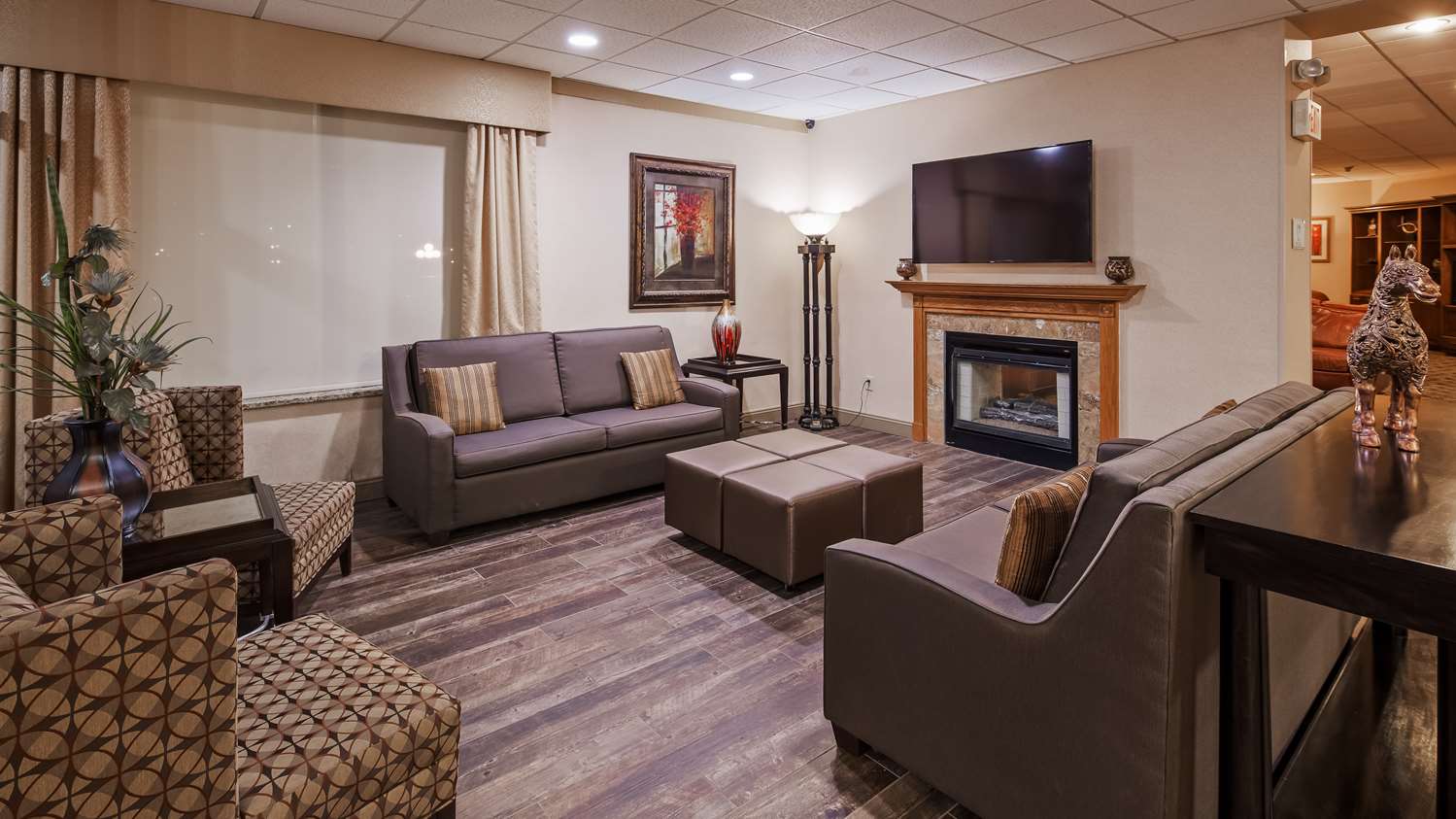 Best Western Crossroads Of The Bluffs 8/12