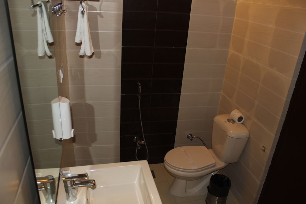 Savi Regency Hotel 35/36