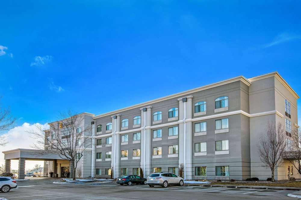 La Quinta Inn & Suites by Wyndham Kearney 3/45