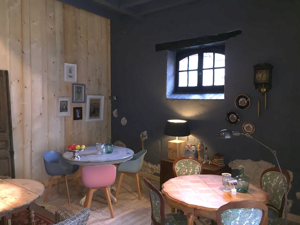 Boutique Hotel B&B Fleurie، بورجيز 28/50