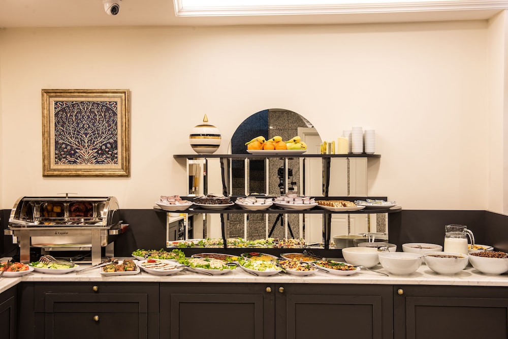 Royal Bosphorus Hotel 24/34