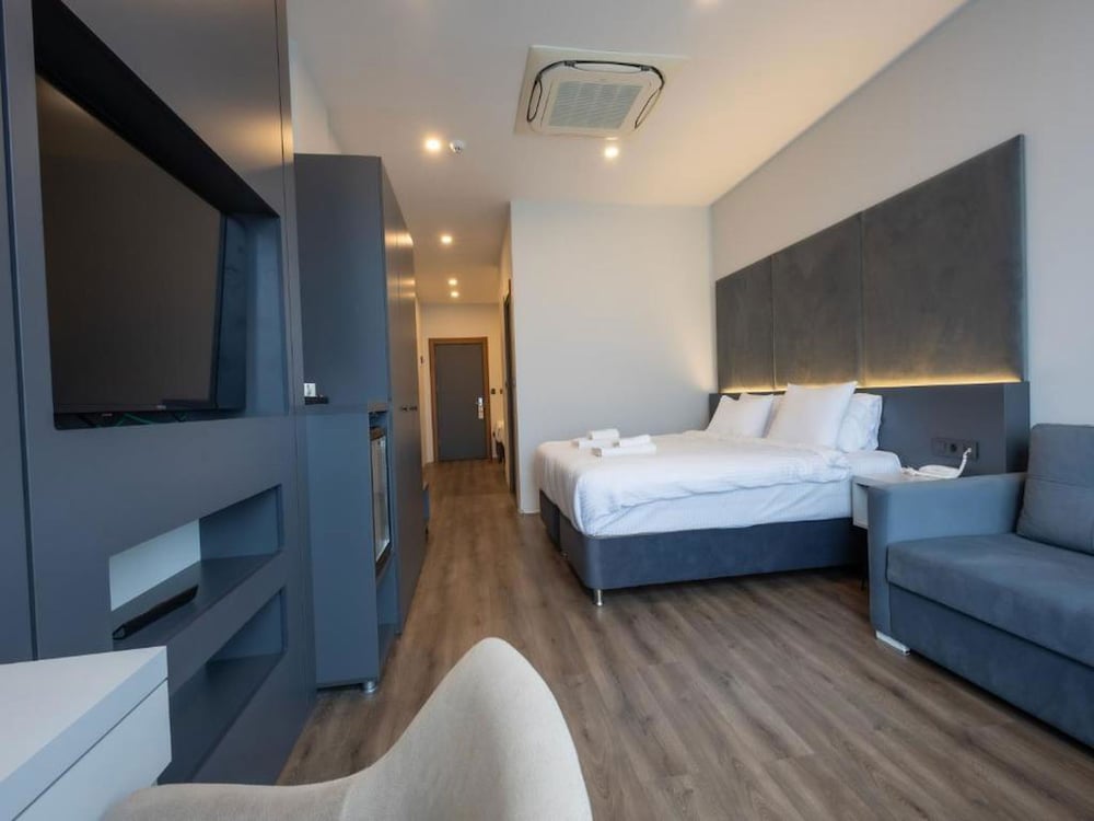 Signature, Queen and Twin Beds