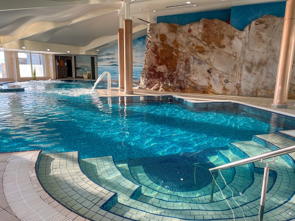Redcastle Hotel 23/50