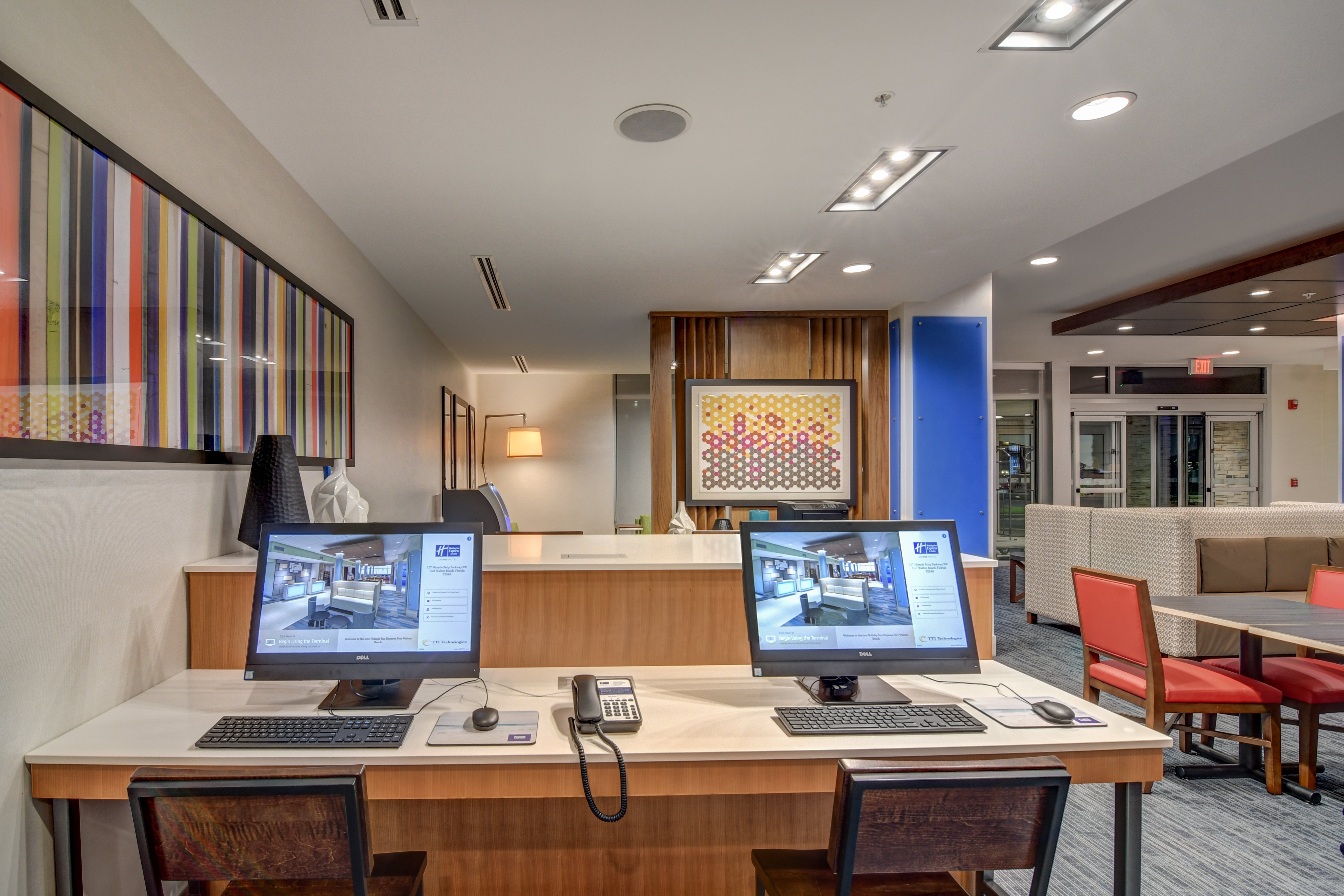 HOLIDAY INN EXPRESS FORT WALTON BEACH CENTRAL 42/47