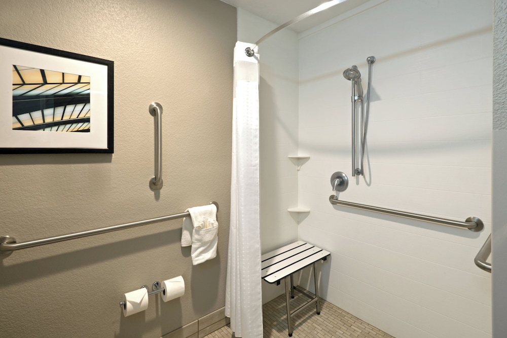 Holiday Inn Express And Suites Fraser Winter Park Area Formerly the Pinnacle Lodge 73/73